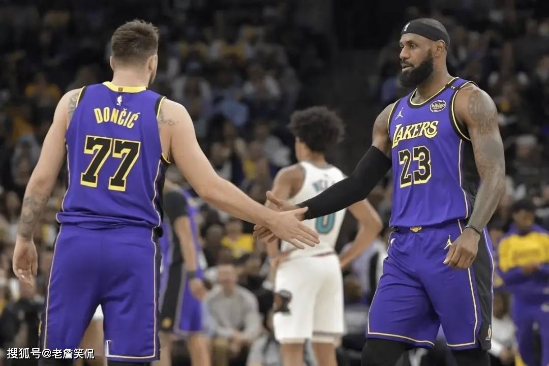 关于波鸿攻守平衡，险胜对手收获胜利的信息