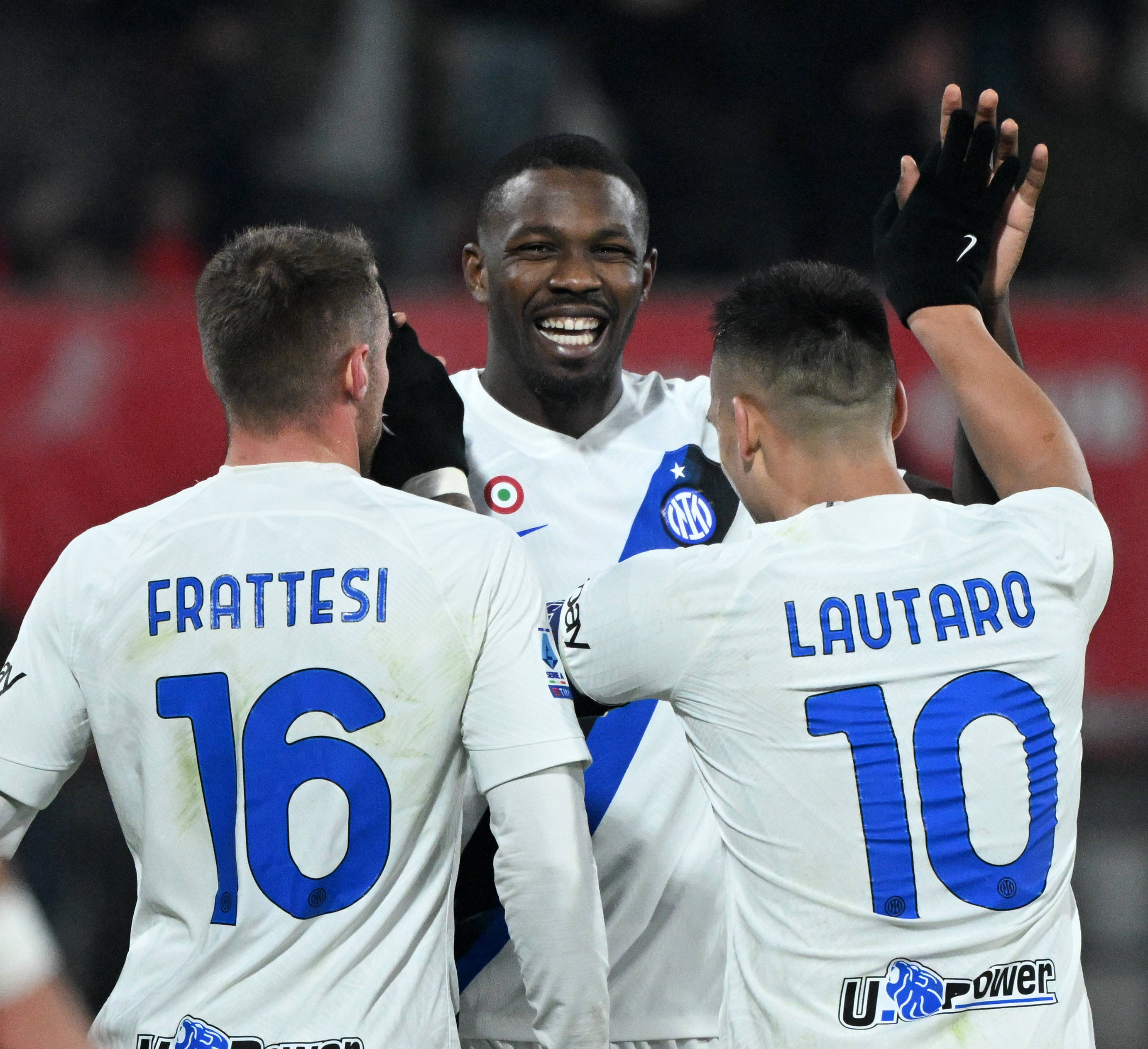 包含那不勒斯主场大胜，表现出色斩获胜利的词条