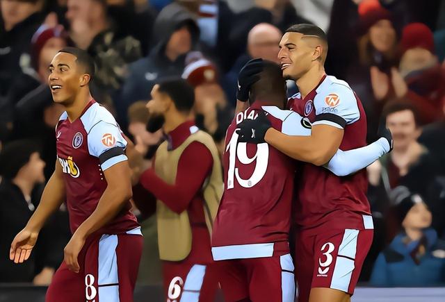 包含英格兰联赛战况惊险，球队实力对抗激动人心的词条