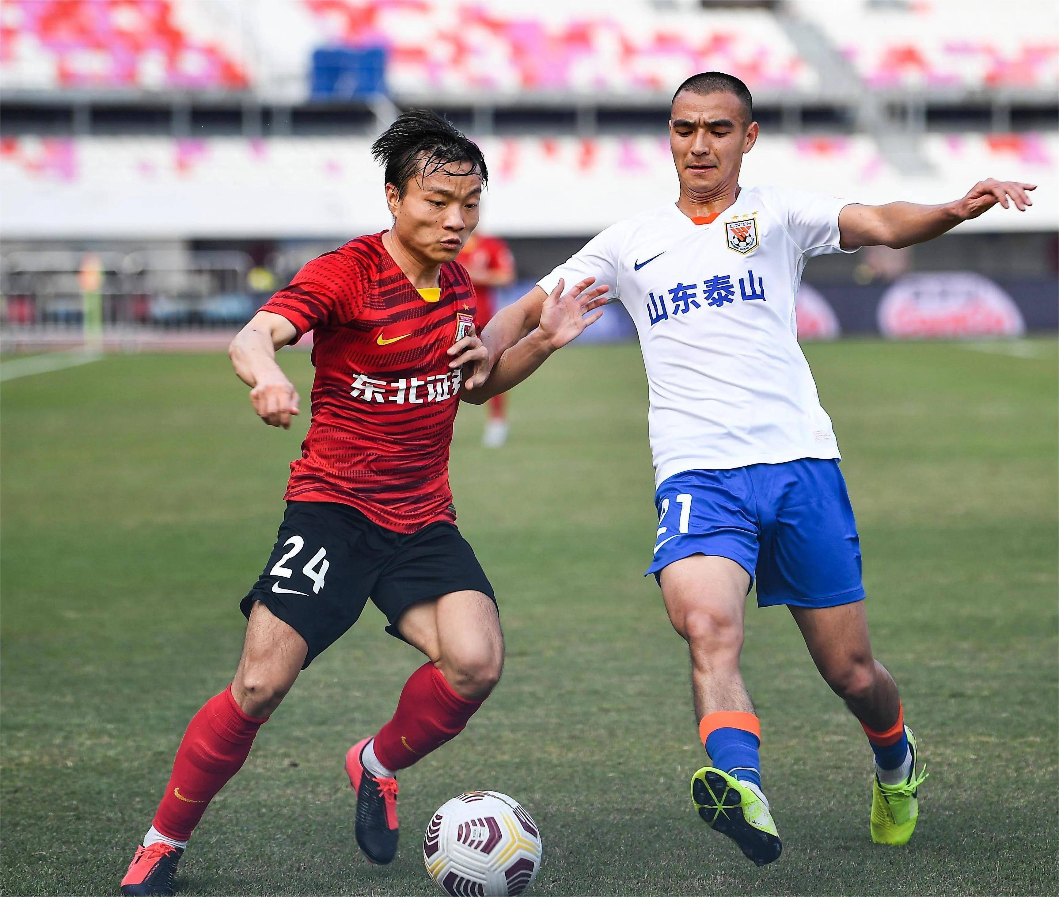 长春亚泰客场惜败对手，战术调整需进一步的简单介绍