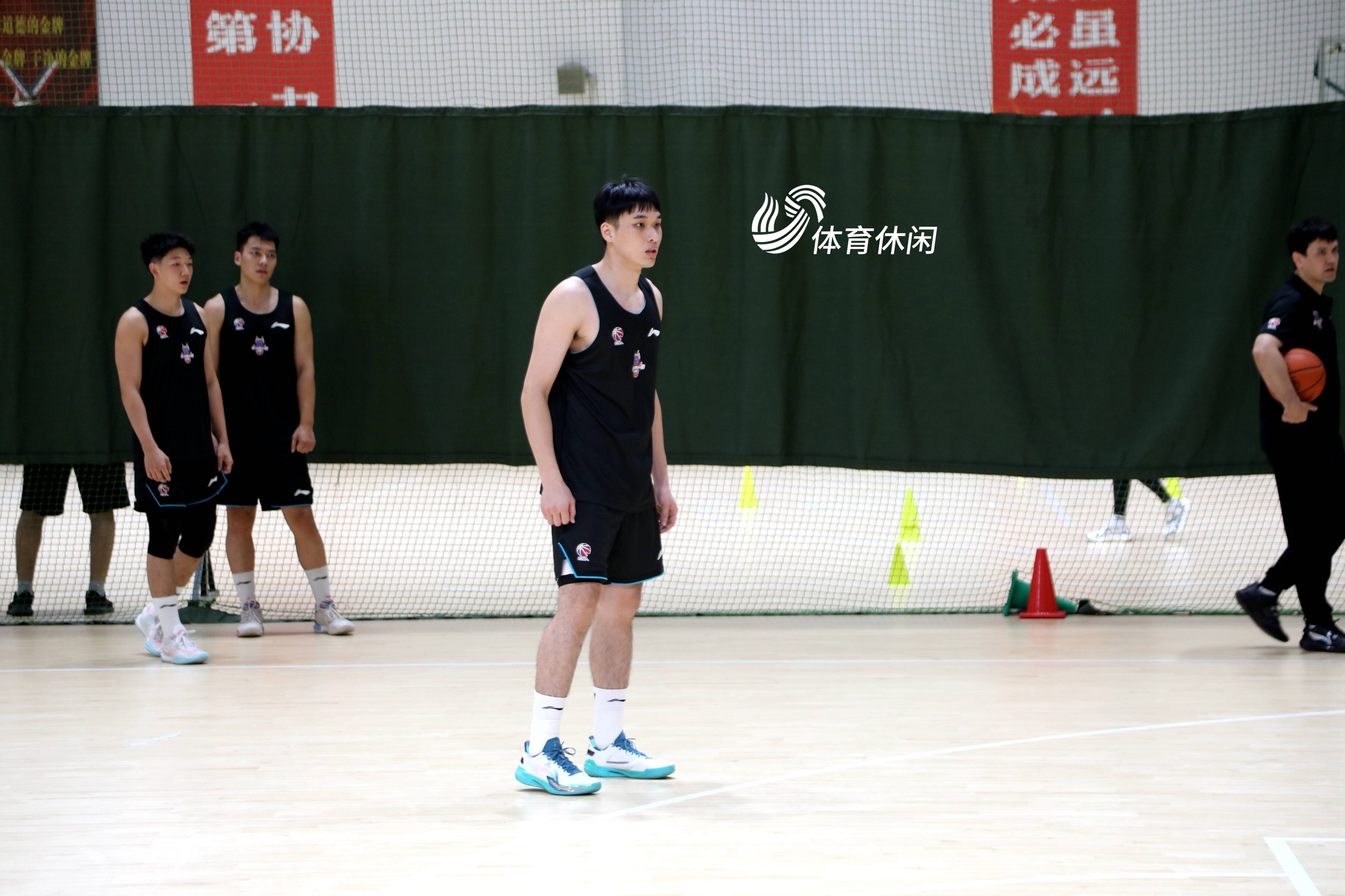 CBA裁判队伍迎来新面孔,备战新赛季的简单介绍 CBA裁判队伍迎来新面孔,备战新赛季的简单介绍