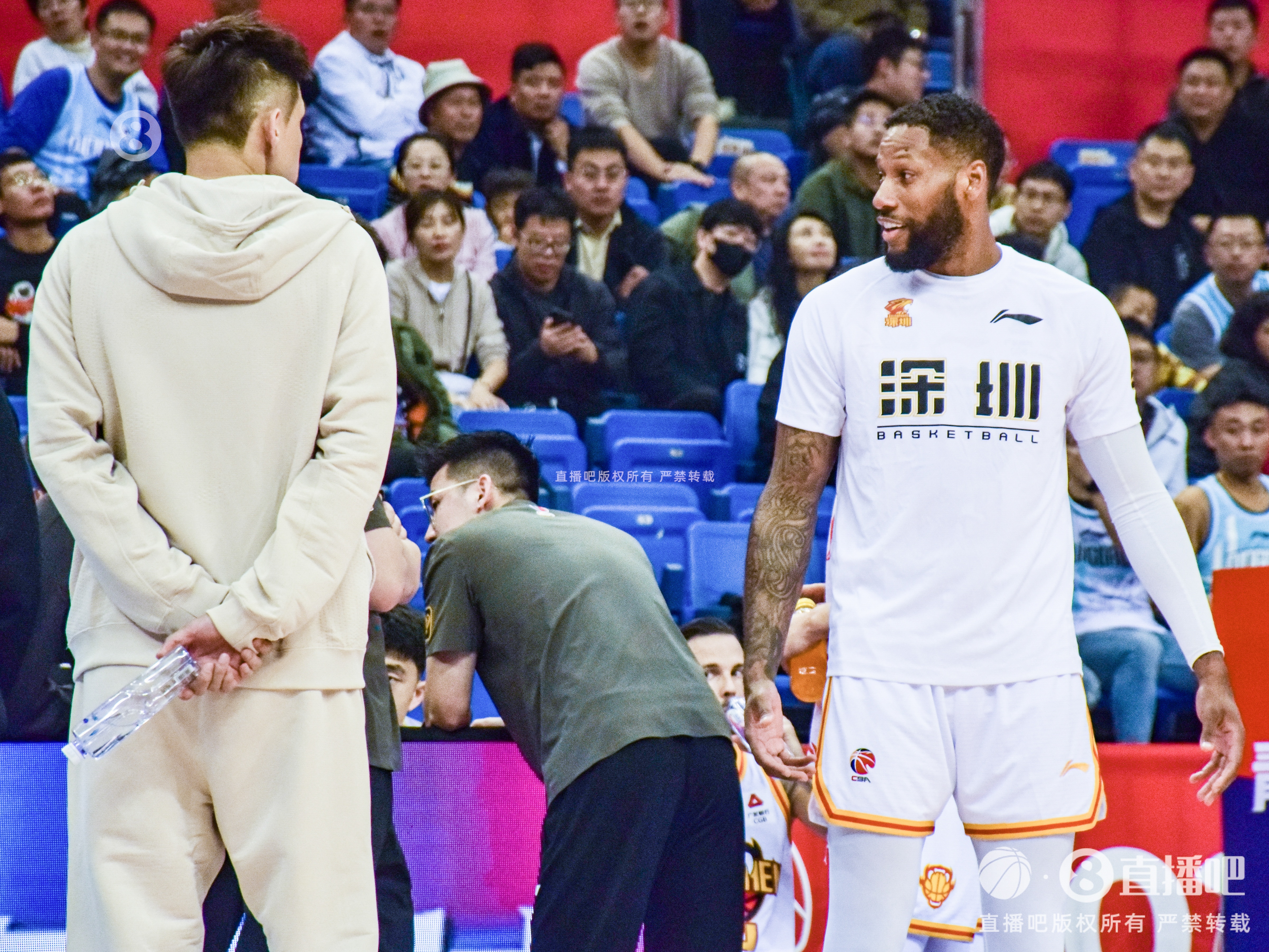 深圳队致命一击,扭转比赛困境 深圳队致命一击,扭转比赛困境