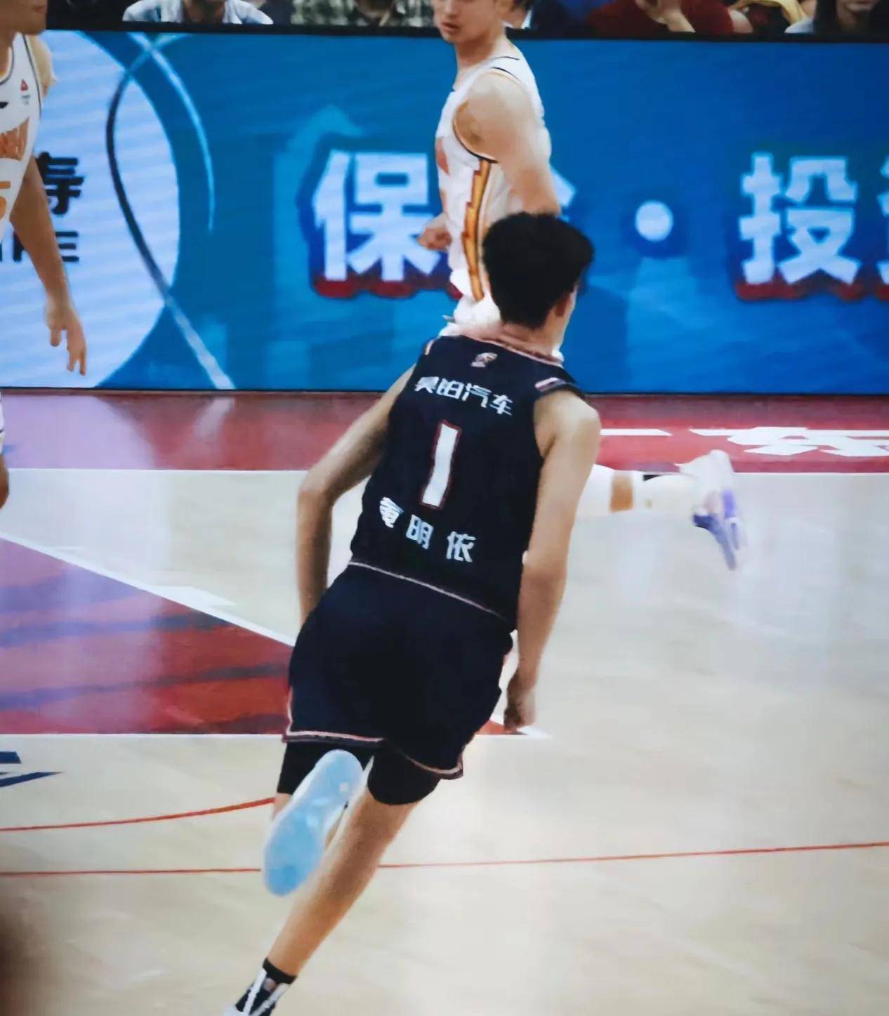 关于广东宏远胜出,取得三连胜,领跑全联盟的信息 关于广东宏远胜出,取得三连胜,领跑全联盟的信息