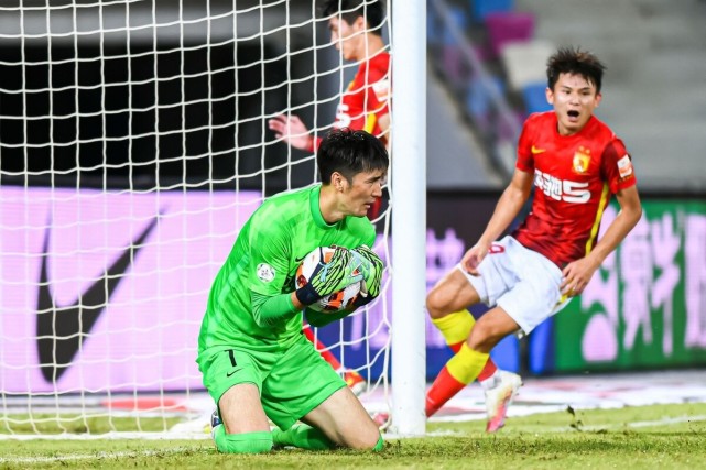 江苏队球员发挥巅峰,取得不俗战绩 江苏队球员发挥巅峰,取得不俗战绩