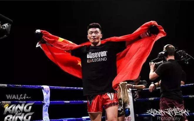 跆拳道决赛选手豪气勇夺头筹 跆拳道决赛选手豪气勇夺头筹