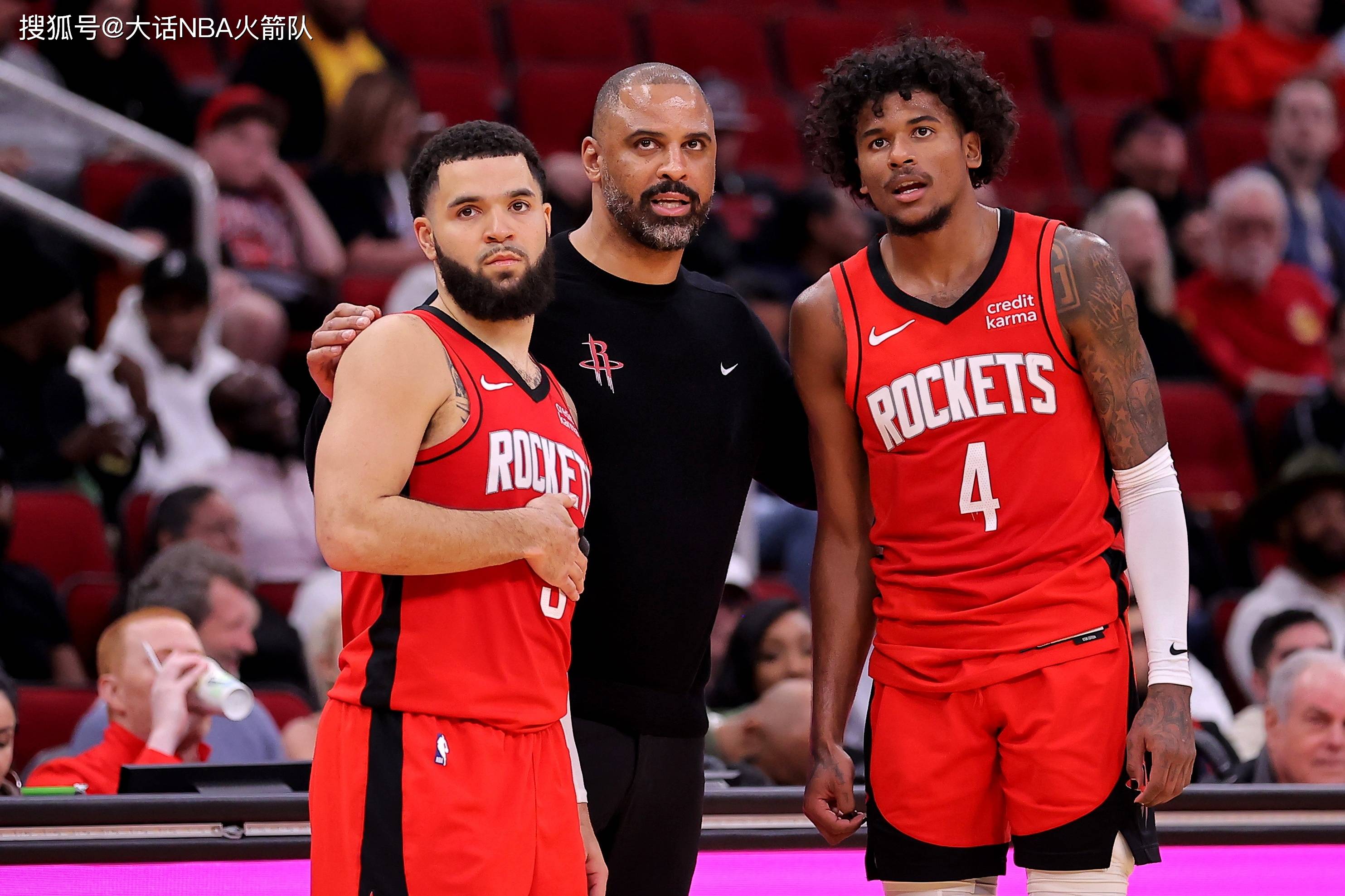 火箭主帅赛后发飙,遭扣帽罚款 火箭主帅赛后发飙,遭扣帽罚款