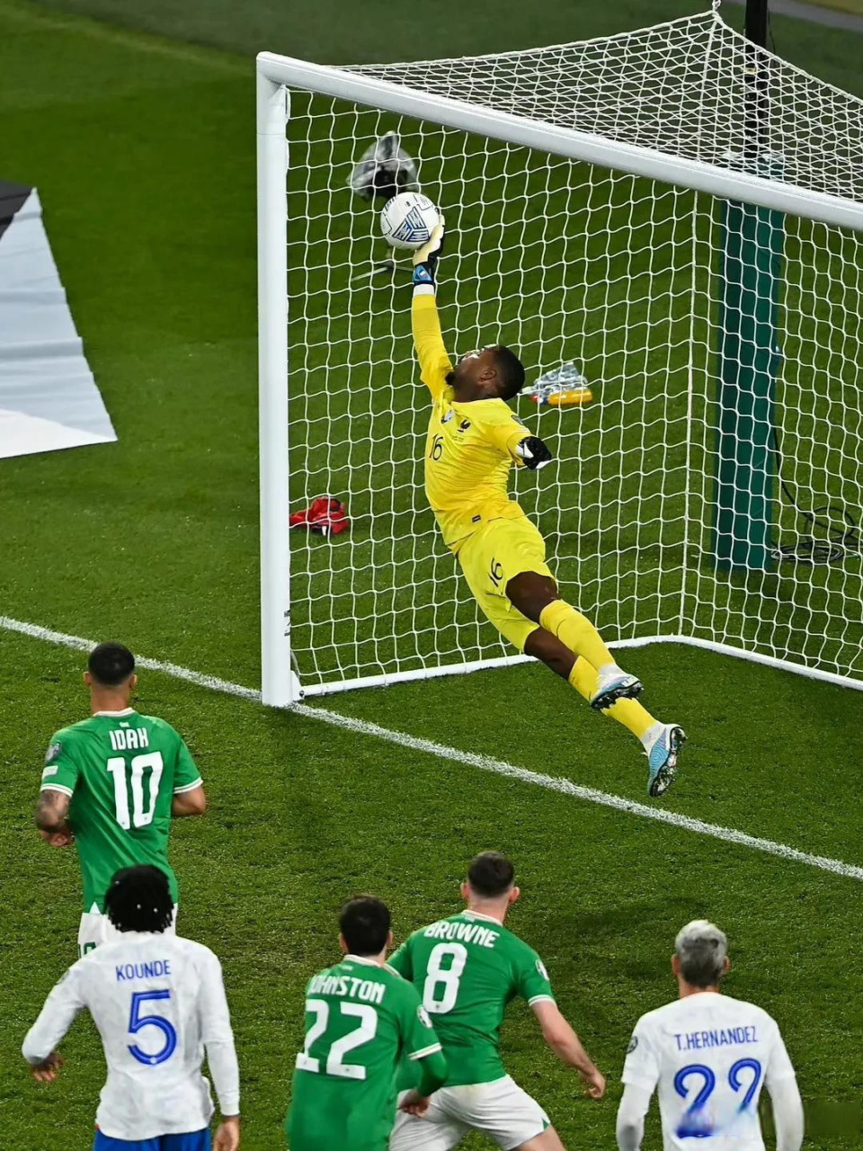 波兰遭遇困境,险胜塞尔维亚 波兰遭遇困境,险胜塞尔维亚