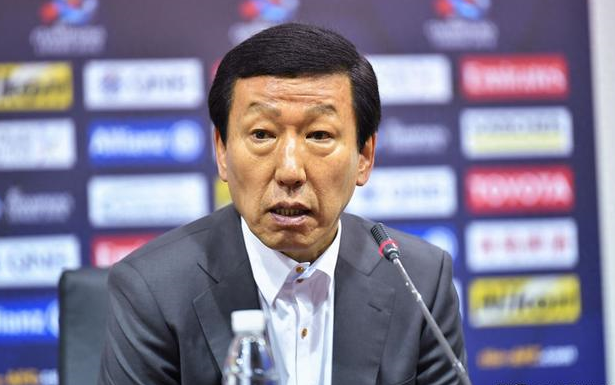 亚洲球员在国际舞台上实现突破，势不可挡