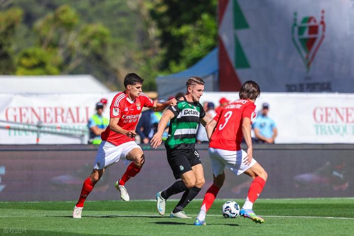 阿森纳前锋状态回升，为争取欧战席位努力