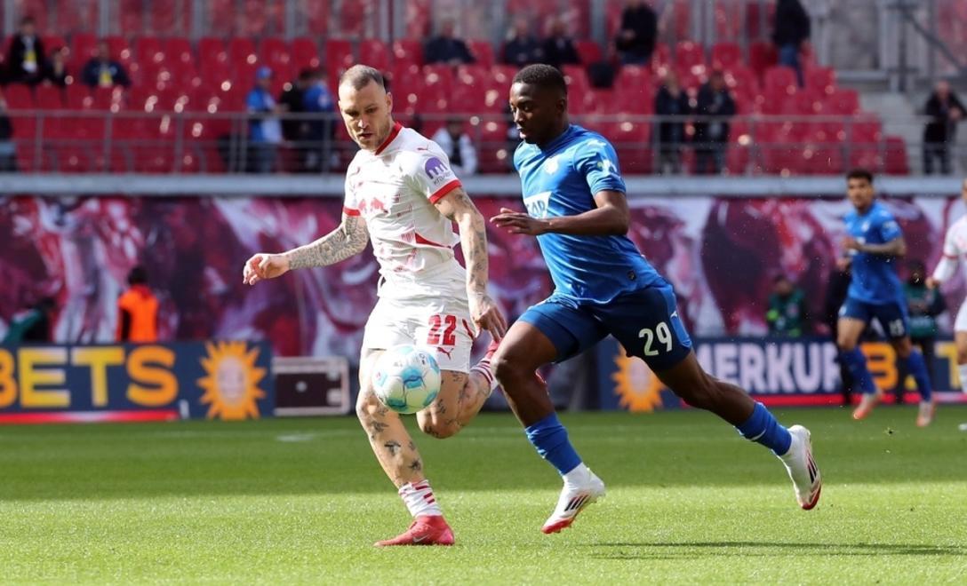 霍芬海姆客场不敌弗赖堡,遭遇两连败 霍芬海姆客场不敌弗赖堡,遭遇两连败