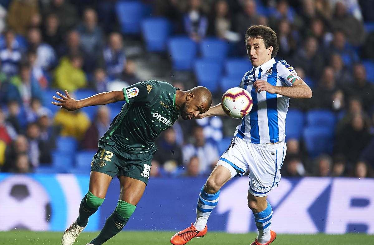 包含阿拉维斯继续保持不败,稳定排名的词条 包含阿拉维斯继续保持不败,稳定排名的词条