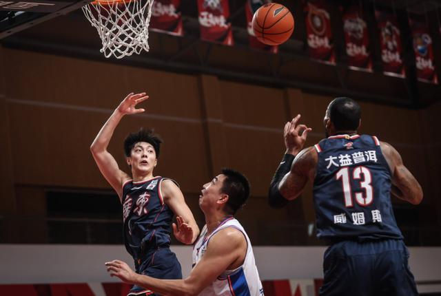 米什利主裁比较抢眼，但无助球队取胜