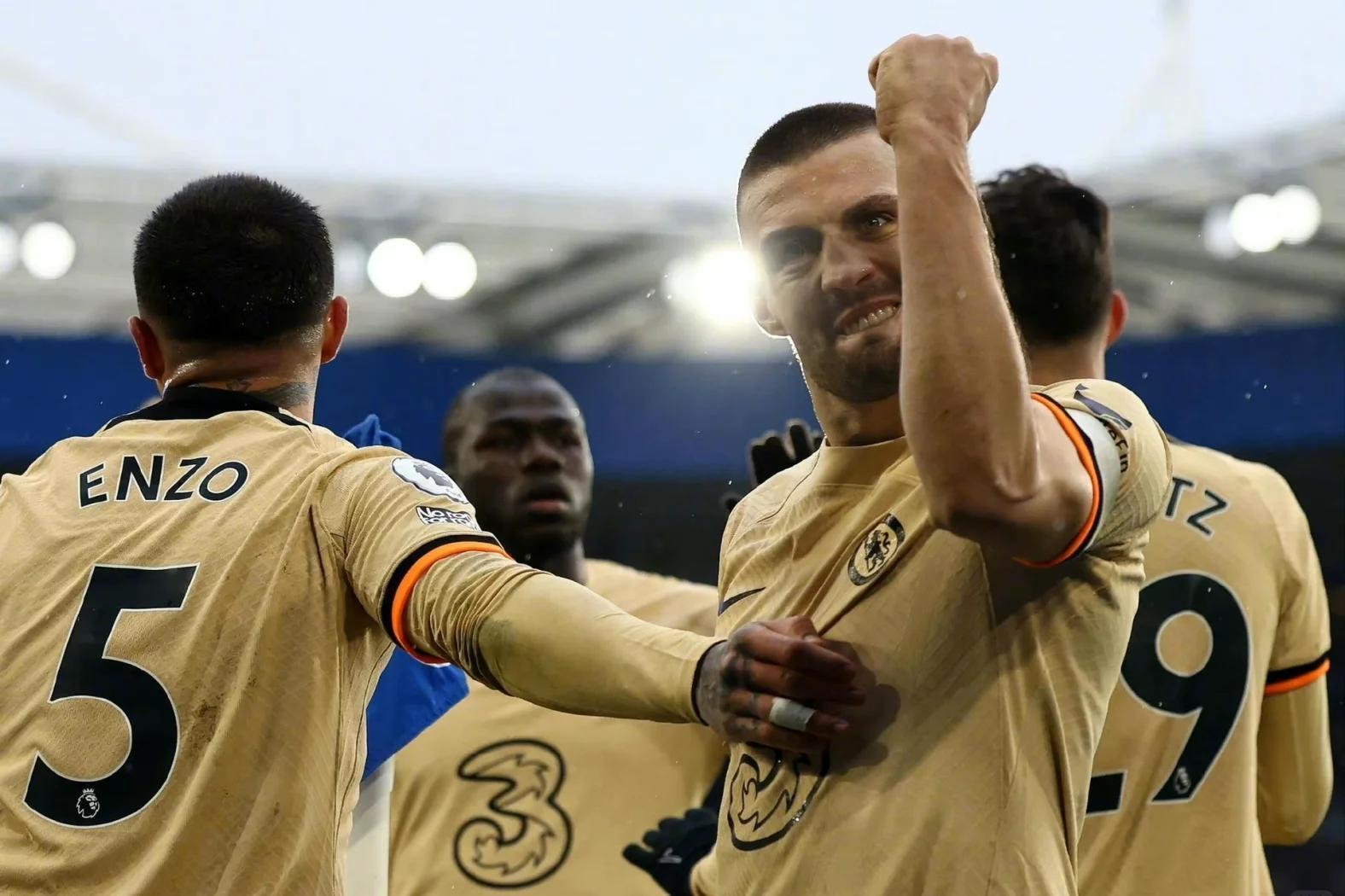 莱斯特城三连胜，范特西上演神奇救险