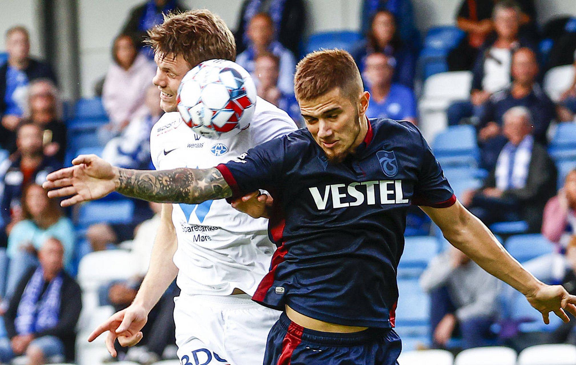 关于阿尔及利亚队在点球大战中淘汰挪威，晋级半决赛的信息