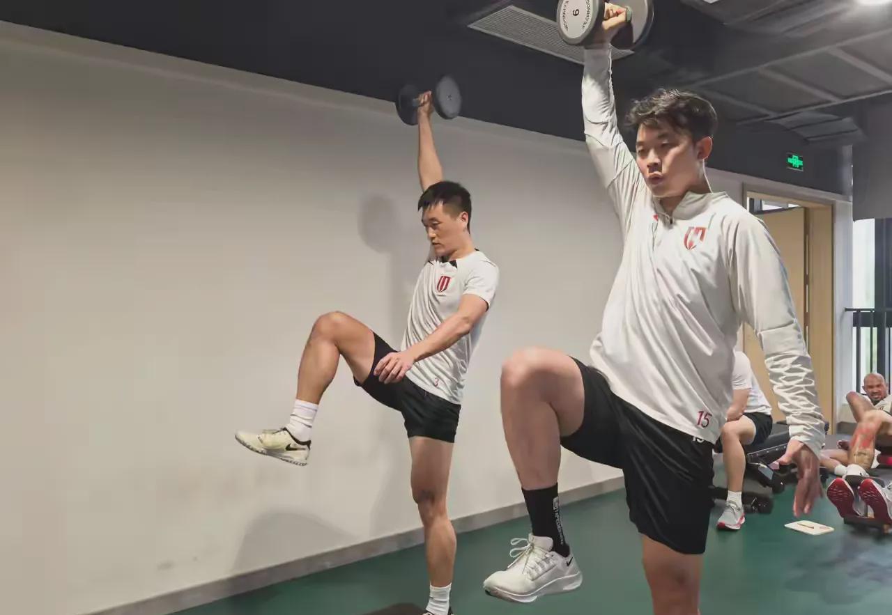 汉堡队长领衔攻防，带领球队逐渐走出低谷