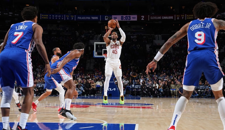 76人横扫魔术,保持不败金身 76人横扫魔术,保持不败金身