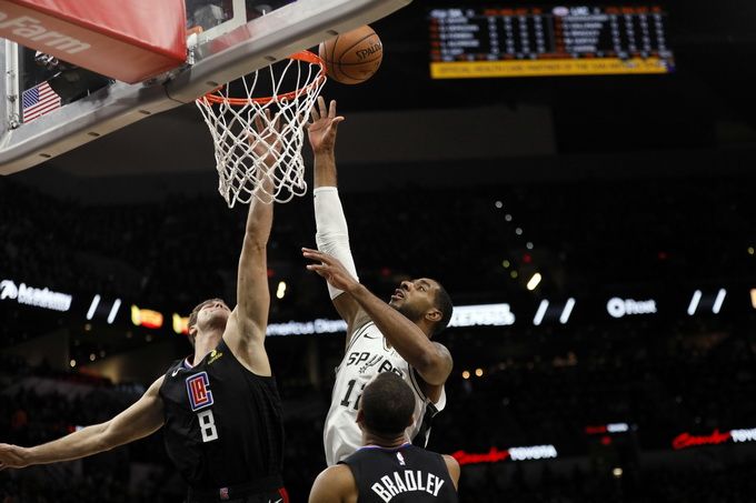 阿尔德里奇30+12,马刺再胜勇士晋级下一轮的简单介绍 阿尔德里奇30+12,马刺再胜勇士晋级下一轮的简单介绍