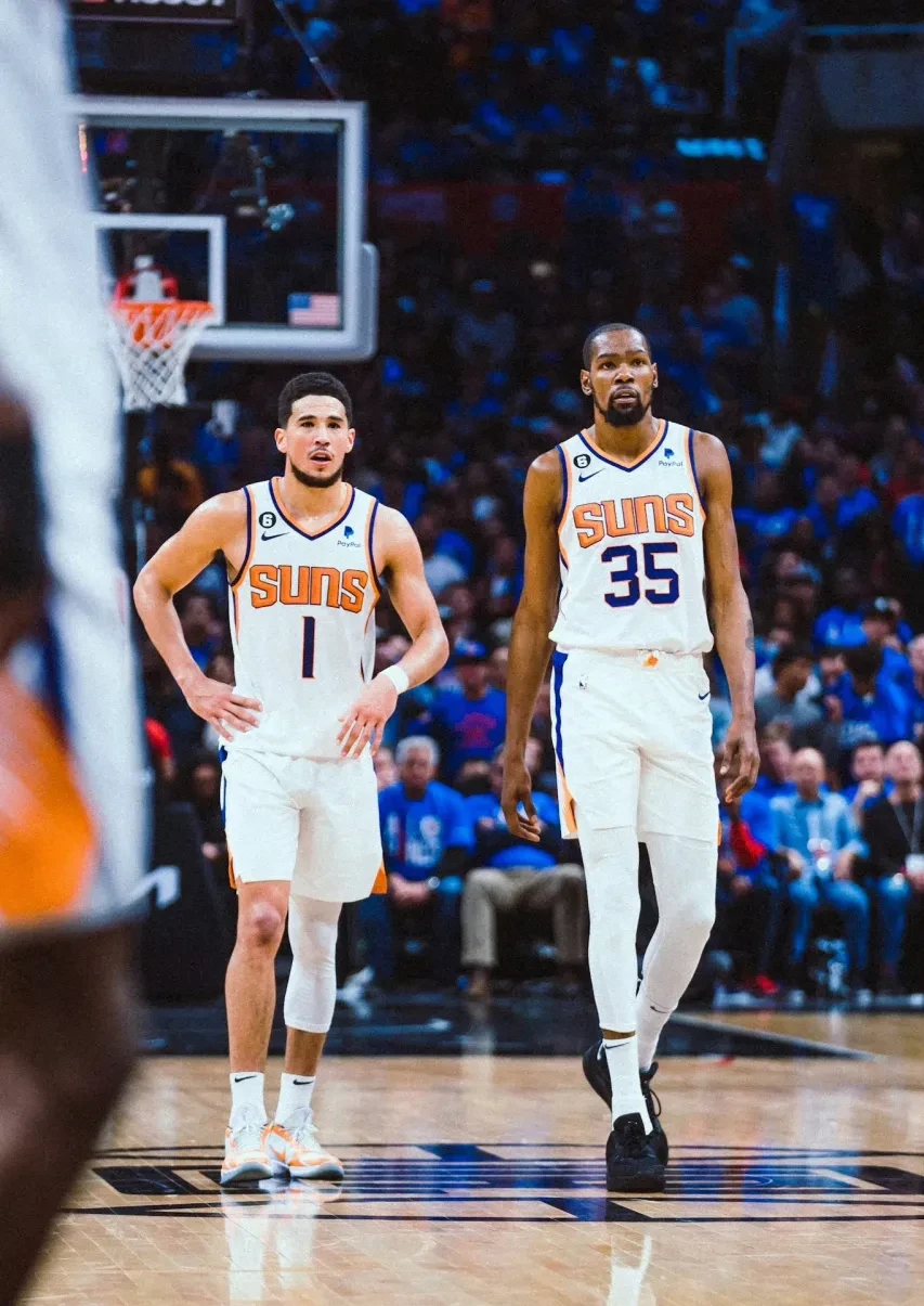 火箭碾压马刺,布克扛起全队的简单介绍 火箭碾压马刺,布克扛起全队的简单介绍